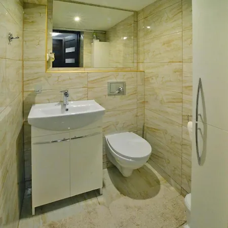 Spacious With Sauna, アパート *