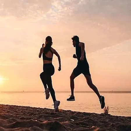 Spacious With Sauna, アパート *