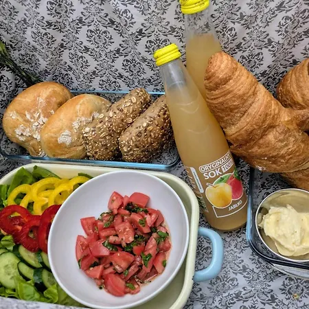 アパート Spacious With Sauna, コウォブジェク