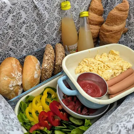 アパート Spacious With Sauna, コウォブジェク