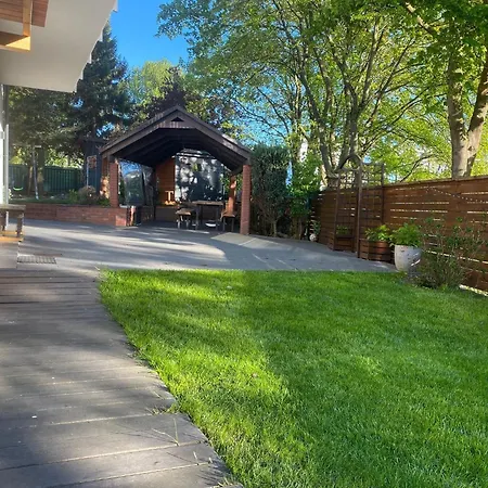 شقة Spacious With Sauna, *