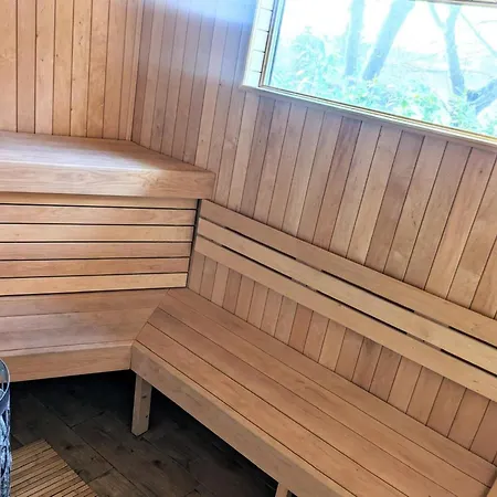 アパート Spacious With Sauna, *