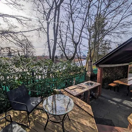 アパート Spacious With Sauna, コウォブジェク