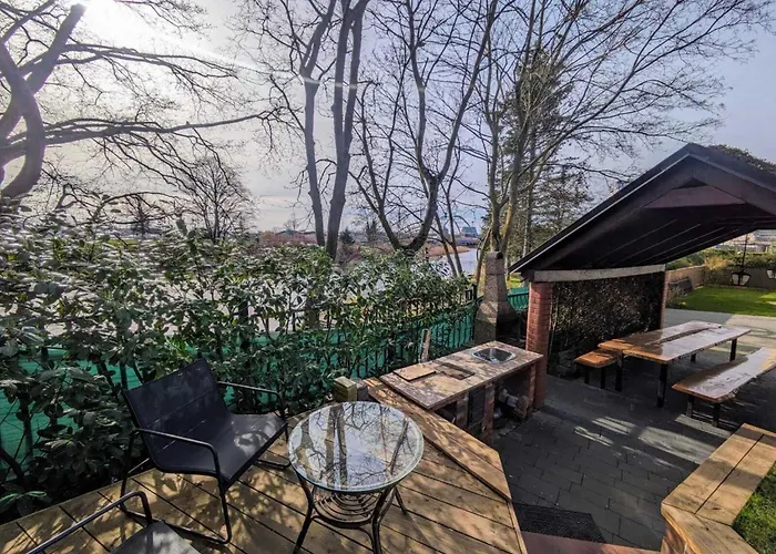 アパート Spacious With Sauna, コウォブジェク